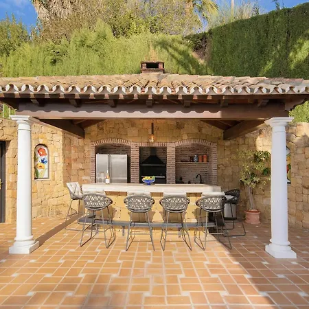 3310 Flores Villa *
