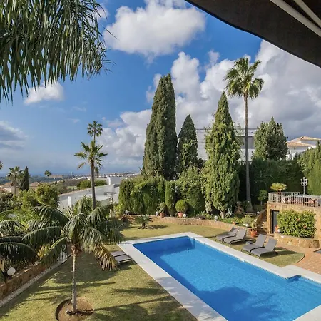 3310 Flores Villa